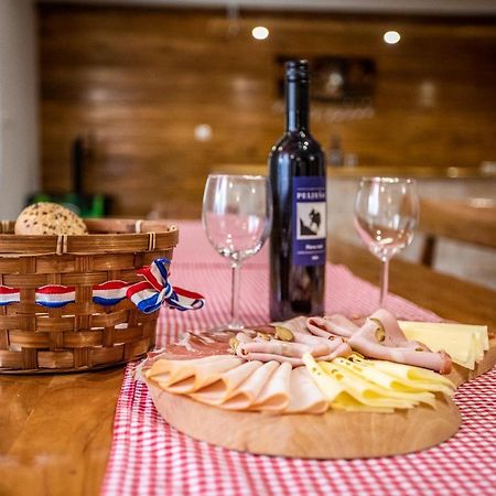 Apartmani Lara Modrus-Kuca Za Odmor Bagian luar foto