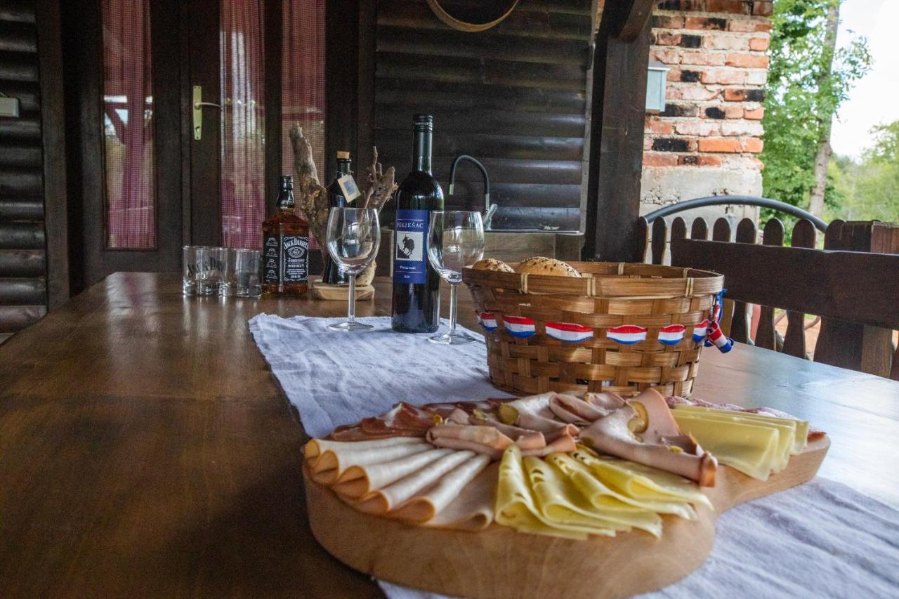 Apartmani Lara Modrus-Kuca Za Odmor Bagian luar foto